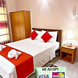 Lahiru Airport Bed & Breakfast